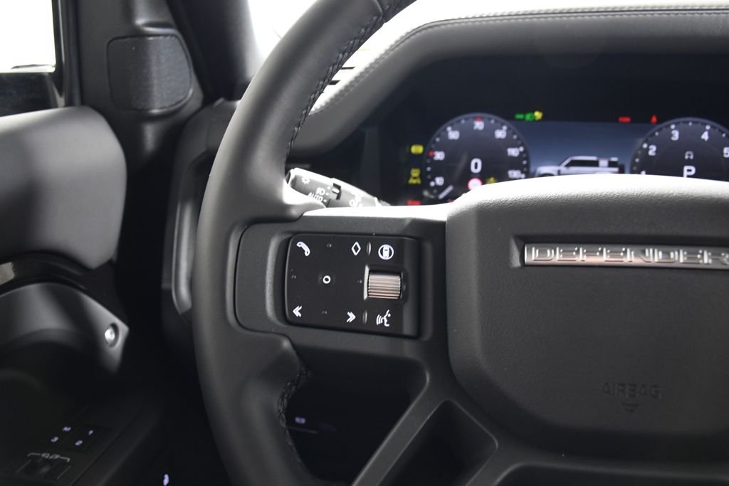New 2026 Santorini Blk Land Rover X-Dynamic SE image 29