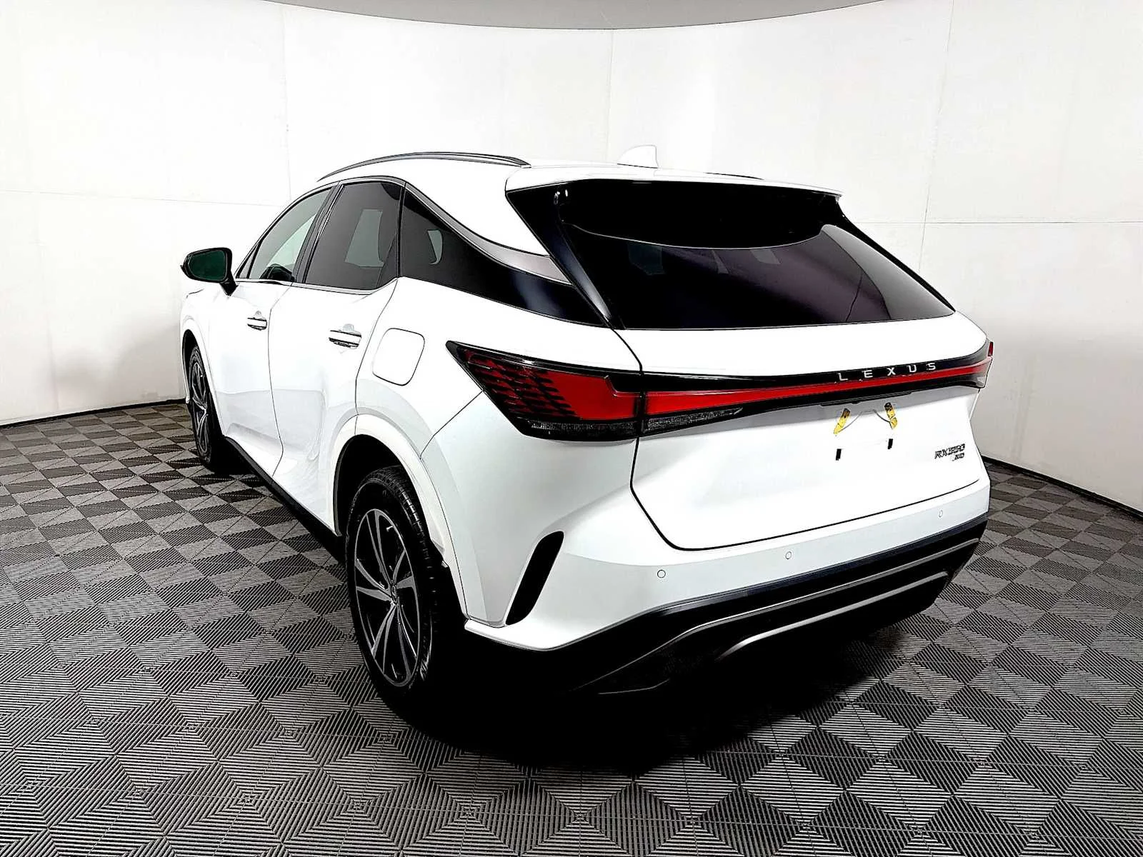 Used 2023 Eminent White Pearl Lexus Premium image 5