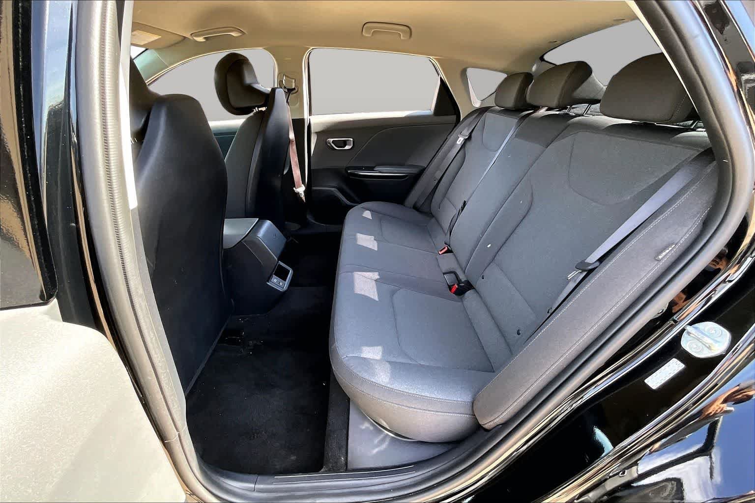 2025 Kia K4 LXS - Photo 18