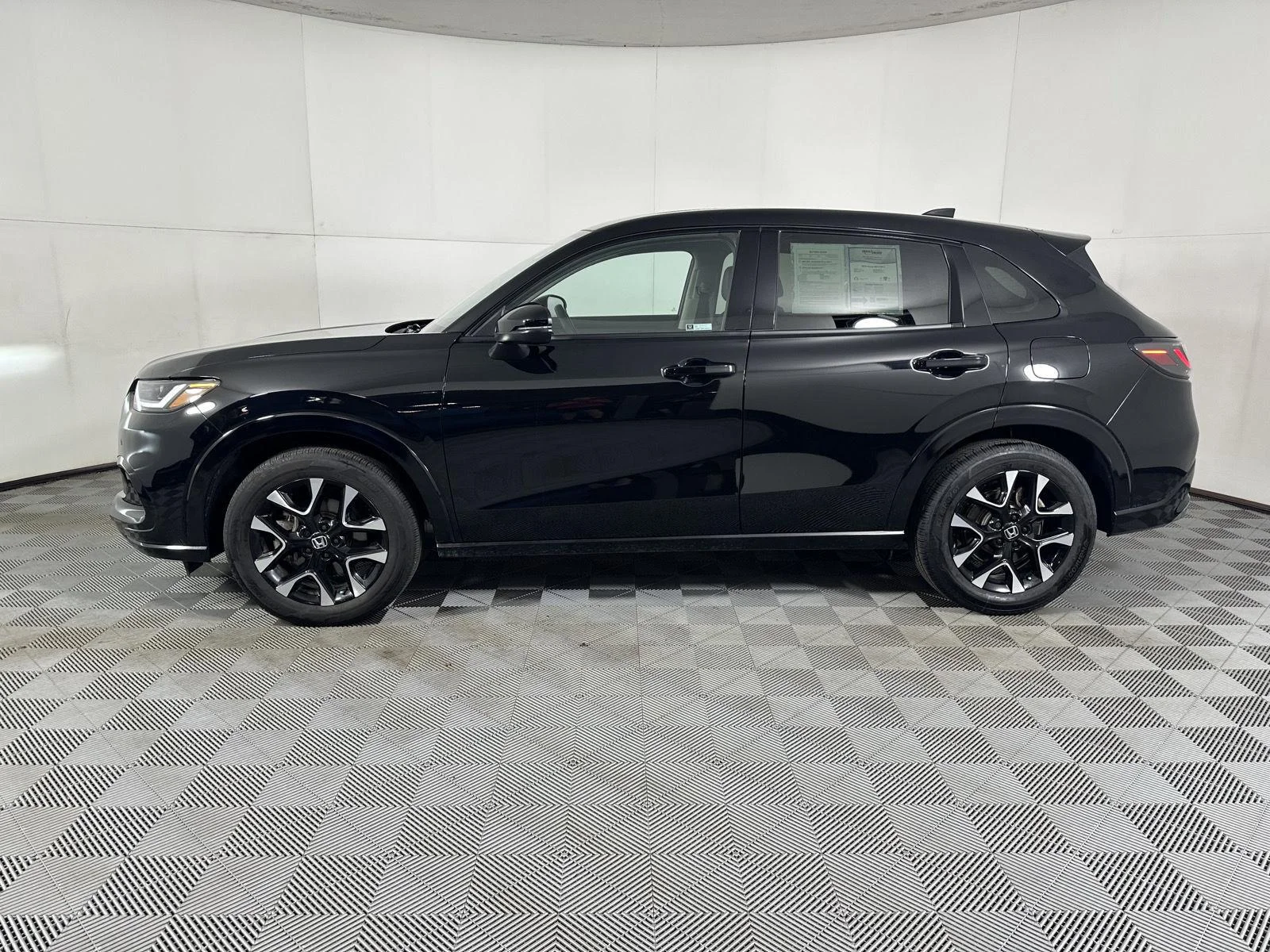 Used 2026 Crystal Black Pearl Honda EX-L image 3