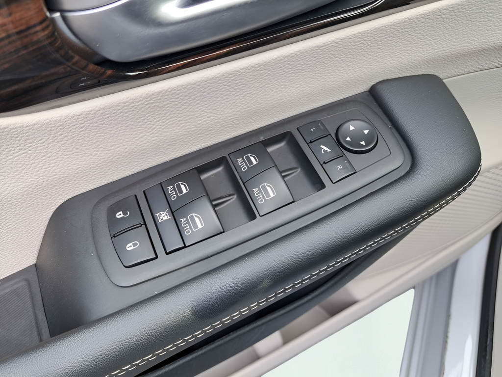 Used 2024 Silver Chrysler Limited image 30