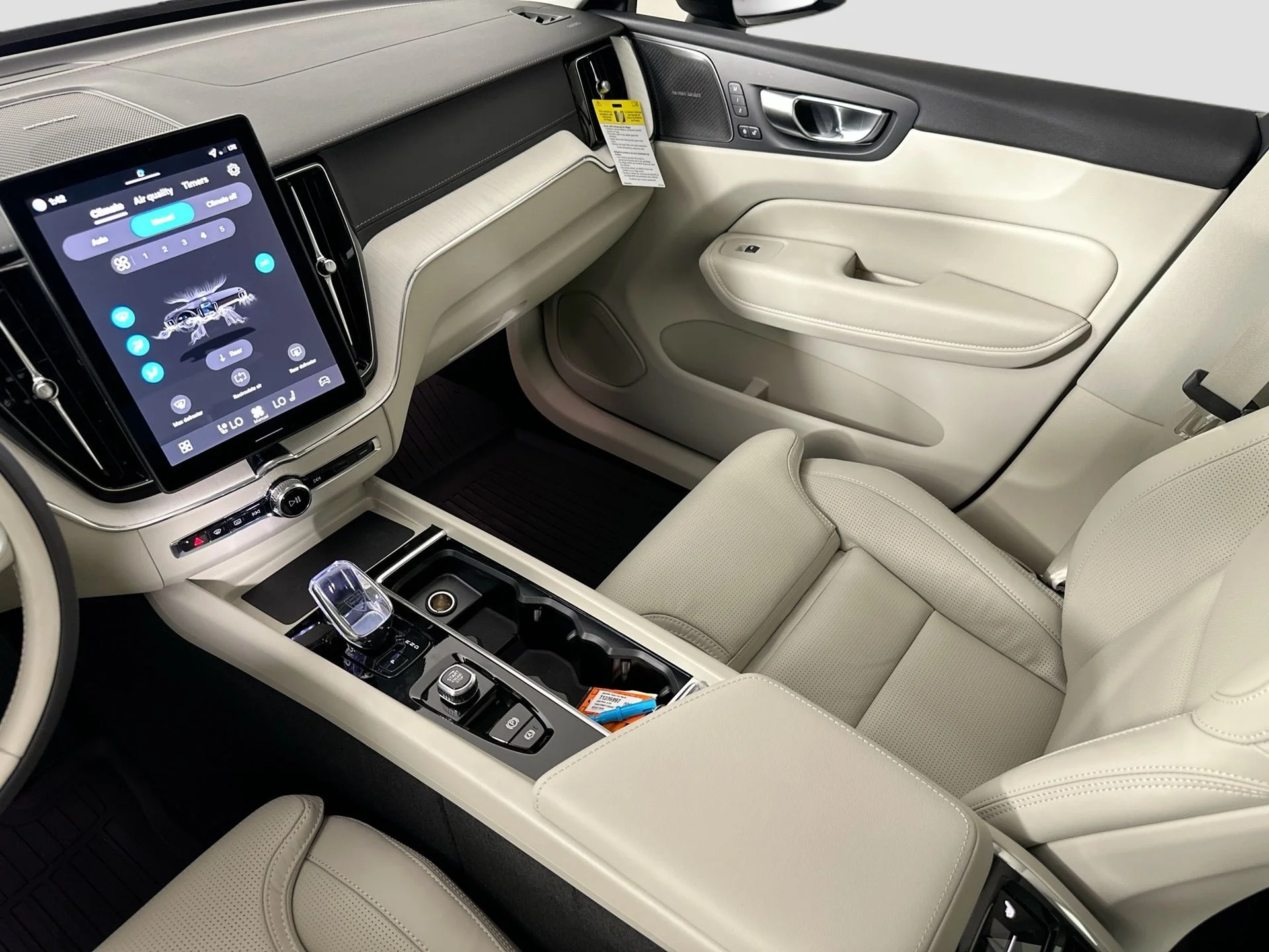 New 2026 Bright Dusk Volvo Ultra image 25