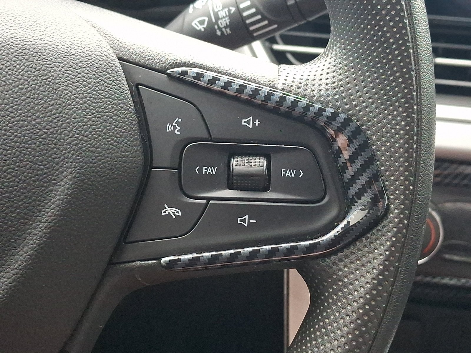 2024 Chevrolet Trax LS - Photo 21