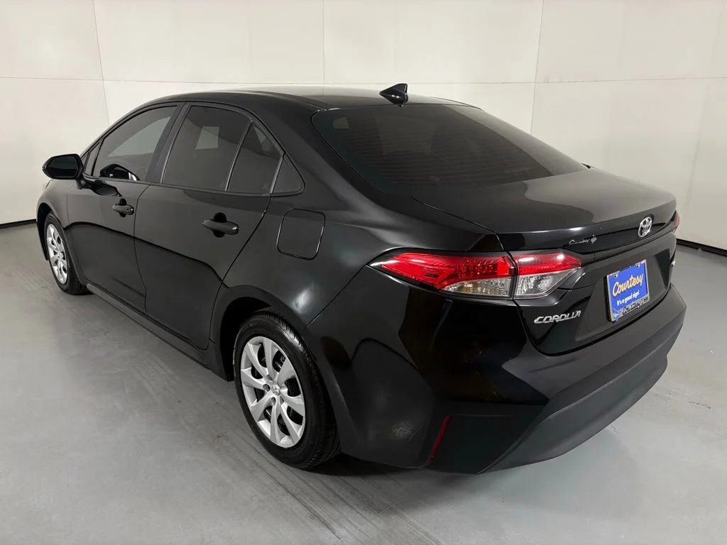 2025 Toyota Corolla LE - Photo 6