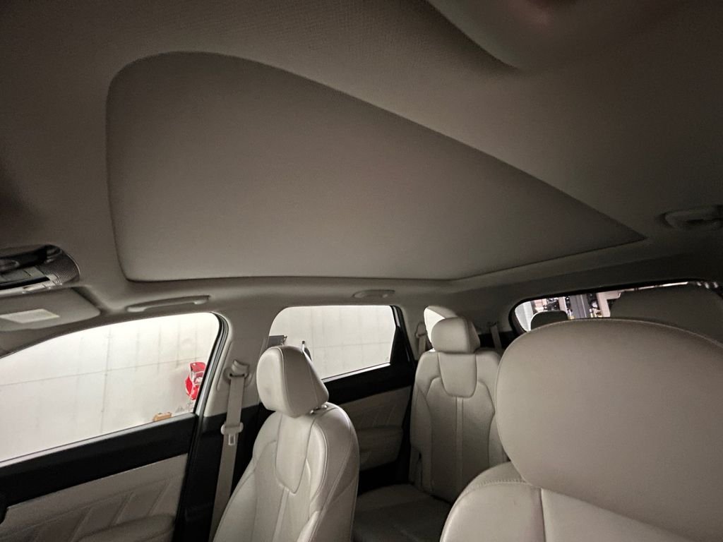 Used 2023 White Kia SX image 25