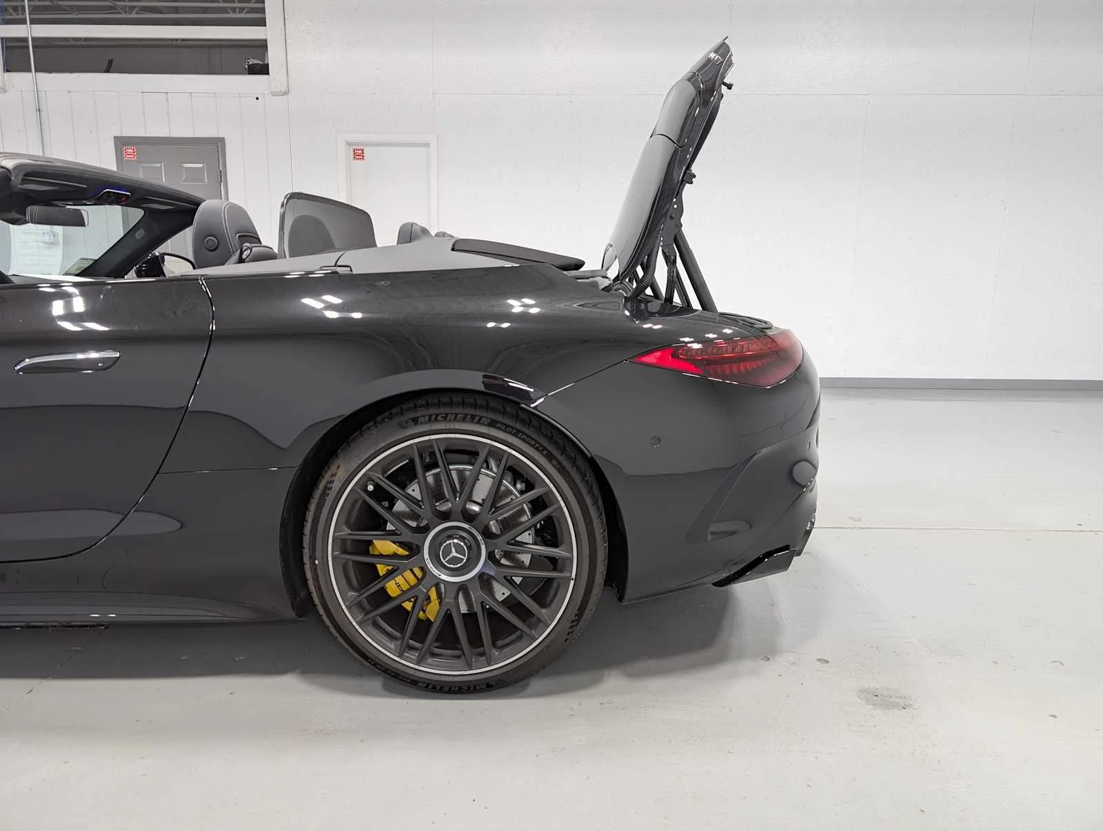 Used 2022 Obsidian Black Metallic Mercedes-Benz AMG® SL 63 image 12