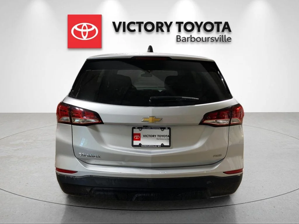 Used 2022 Silver Chevrolet LS image 4