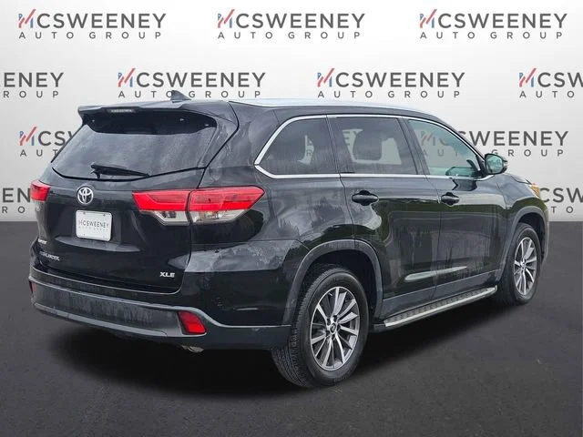 Used 2019  Toyota SE image 5