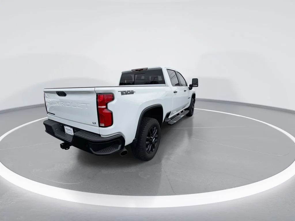 Used 2026 White Chevrolet LT image 8