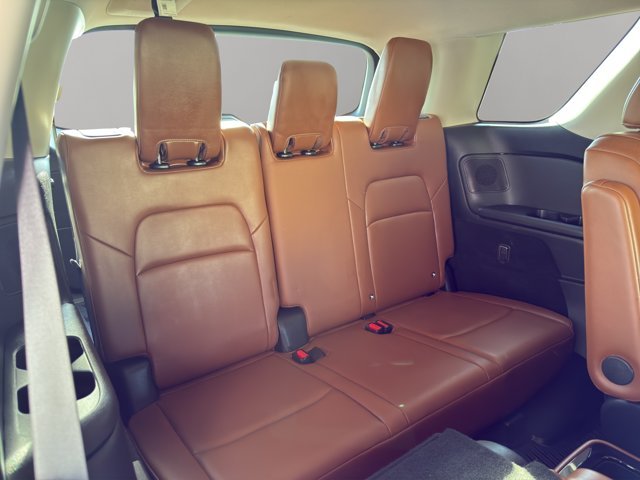 Used 2022 Super Black Nissan Platinum image 27