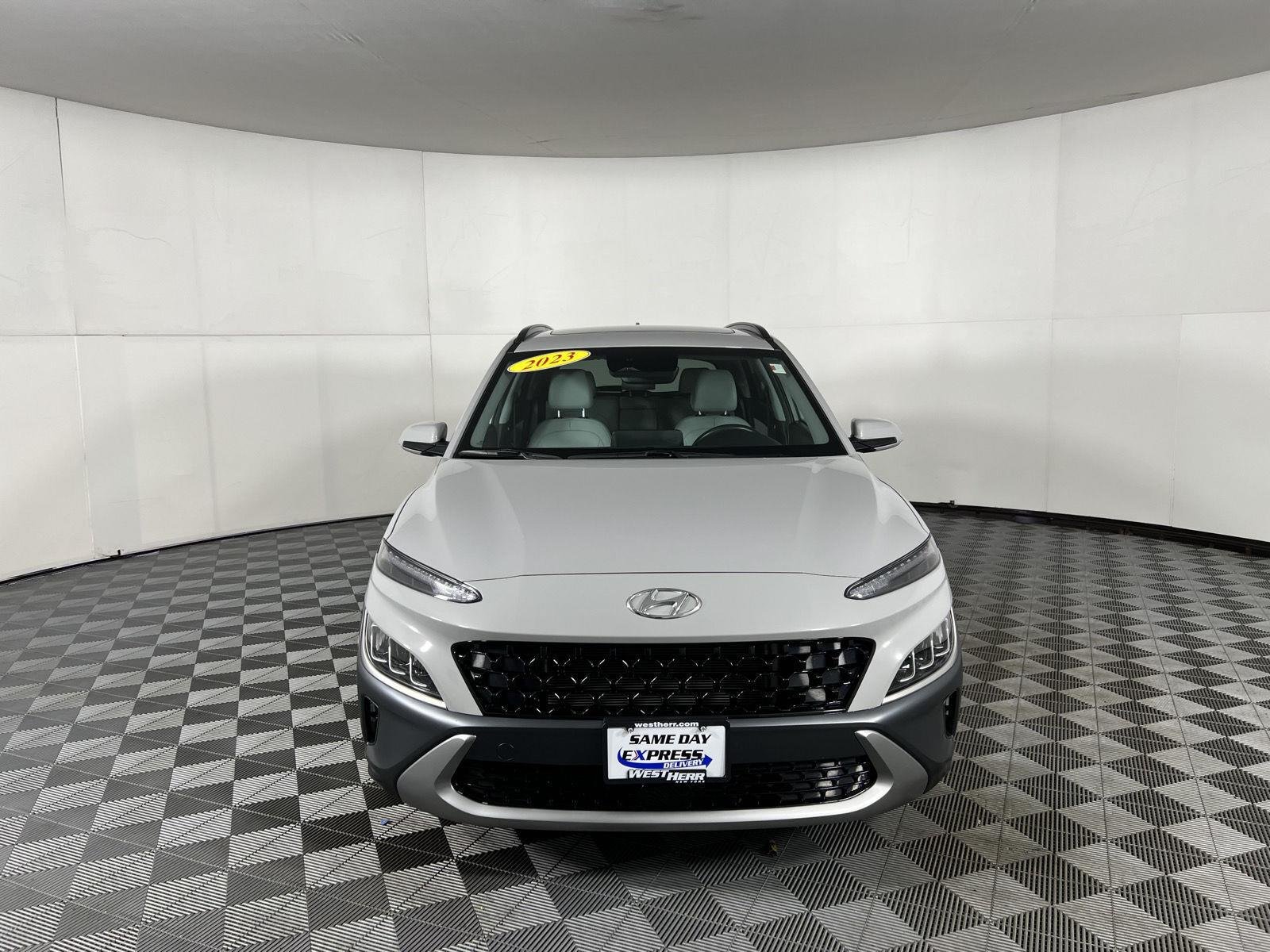 Used 2023 Cyber Silver Hyundai Limited image 2
