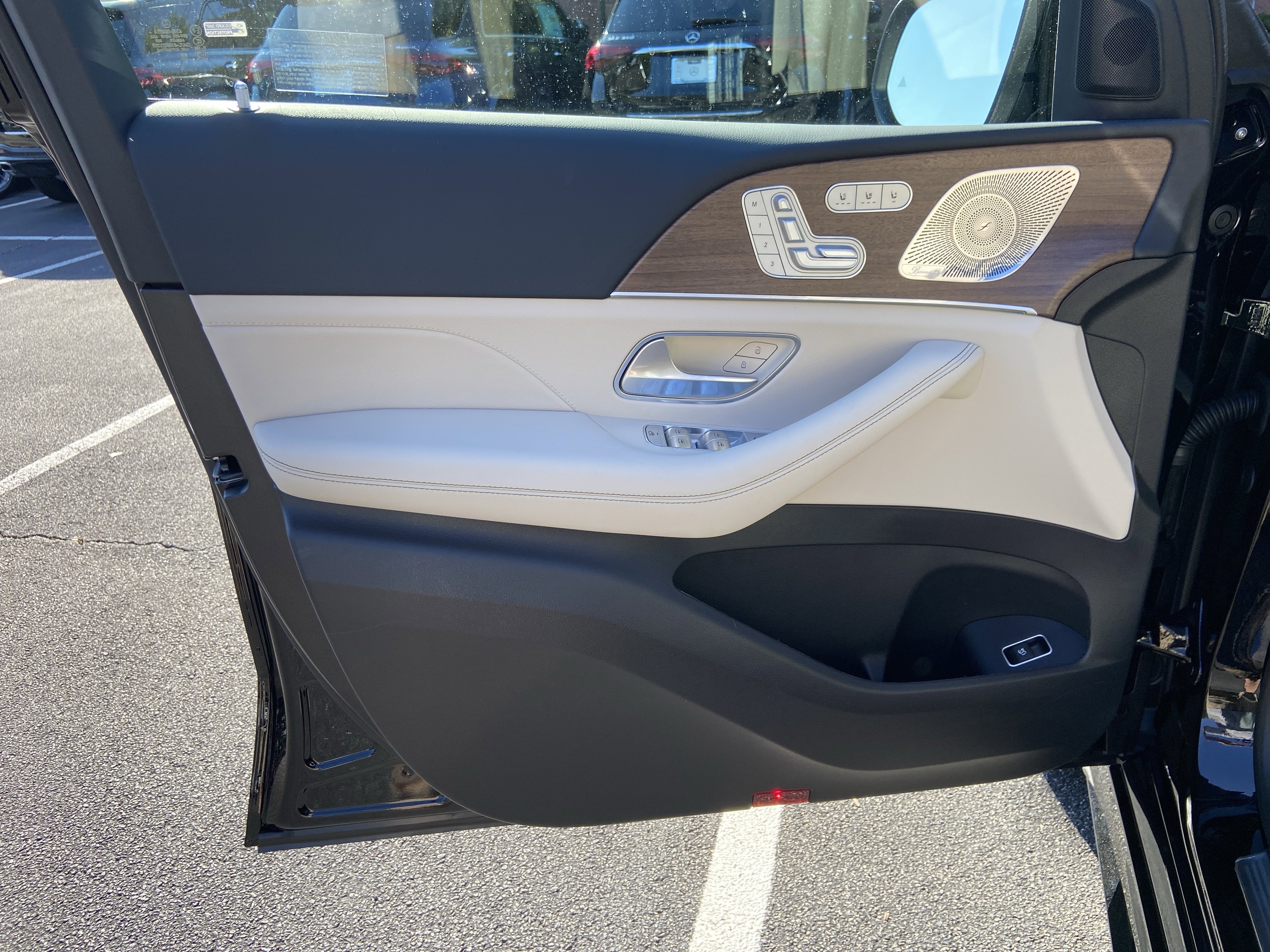 New 2026 Black Mercedes-Benz GLE 450 4MATIC® SUV image 15