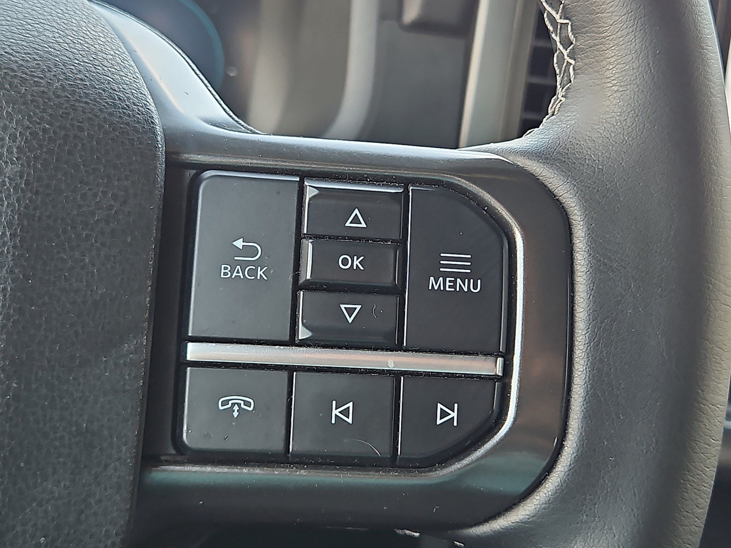 Used 2024 Silver Metallic Ford XLT image 17