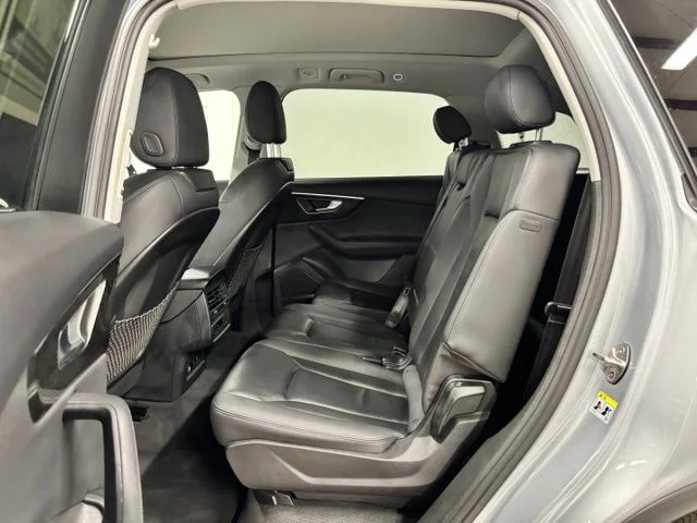 Used 2024  Audi 45 Premium Plus image 19