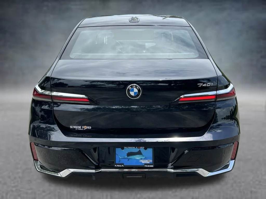 Used 2025 Carbon Black Metallic BMW 740i image 6