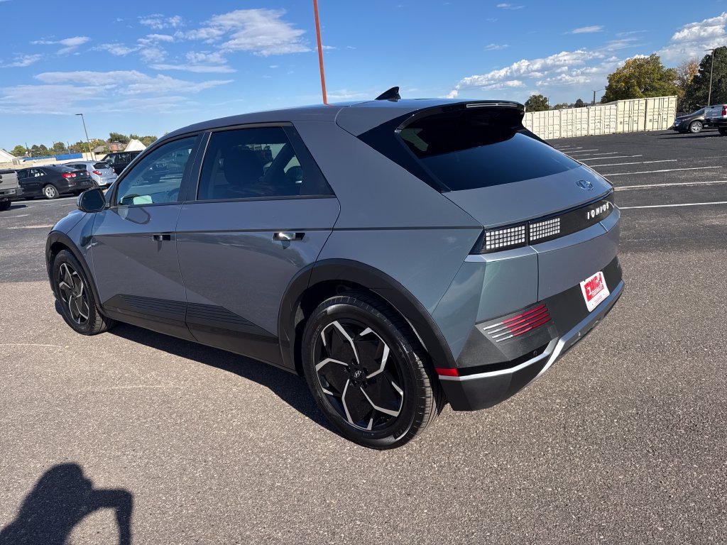 Used 2024 Digital Teal Hyundai SEL image 3