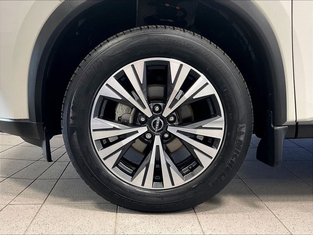 Used 2023 White Nissan SV image 7