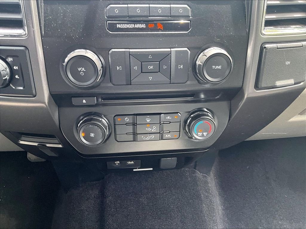 Used 2015 Tuxedo Black Metallic Ford XLT image 26