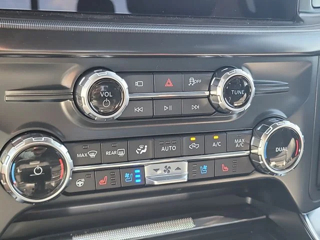 New 2026 White Metallic Ford Platinum image 25