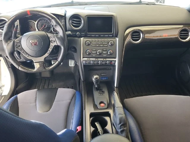 Used 2014 White Nissan Track Edition image 3