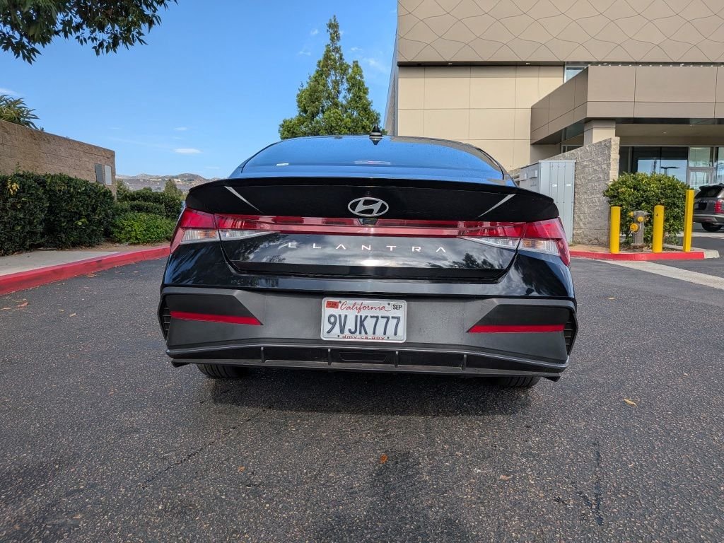 Certified Used 2025 Black Hyundai SEL Sport image 4