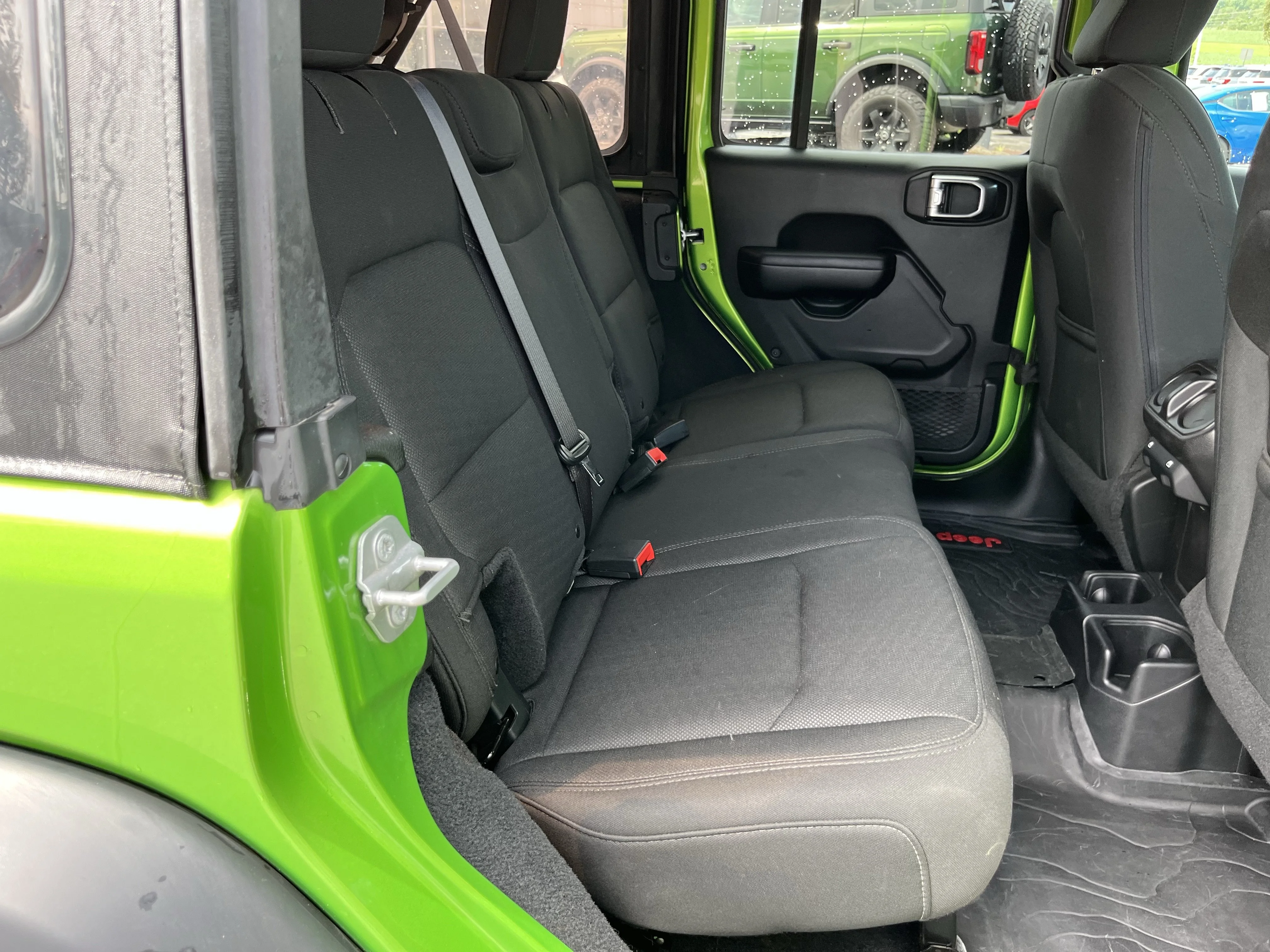 Used 2018 Mojito! Clearcoat Jeep Unlimited Sport S image 4