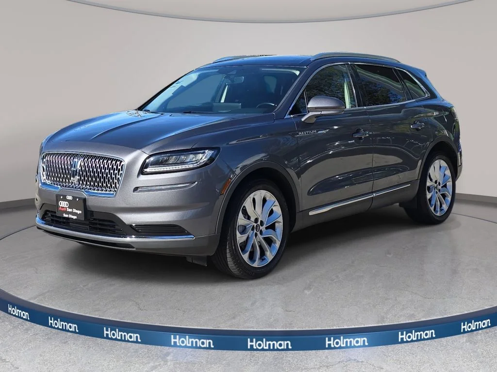 Used 2021 Gray Lincoln Reserve image 1