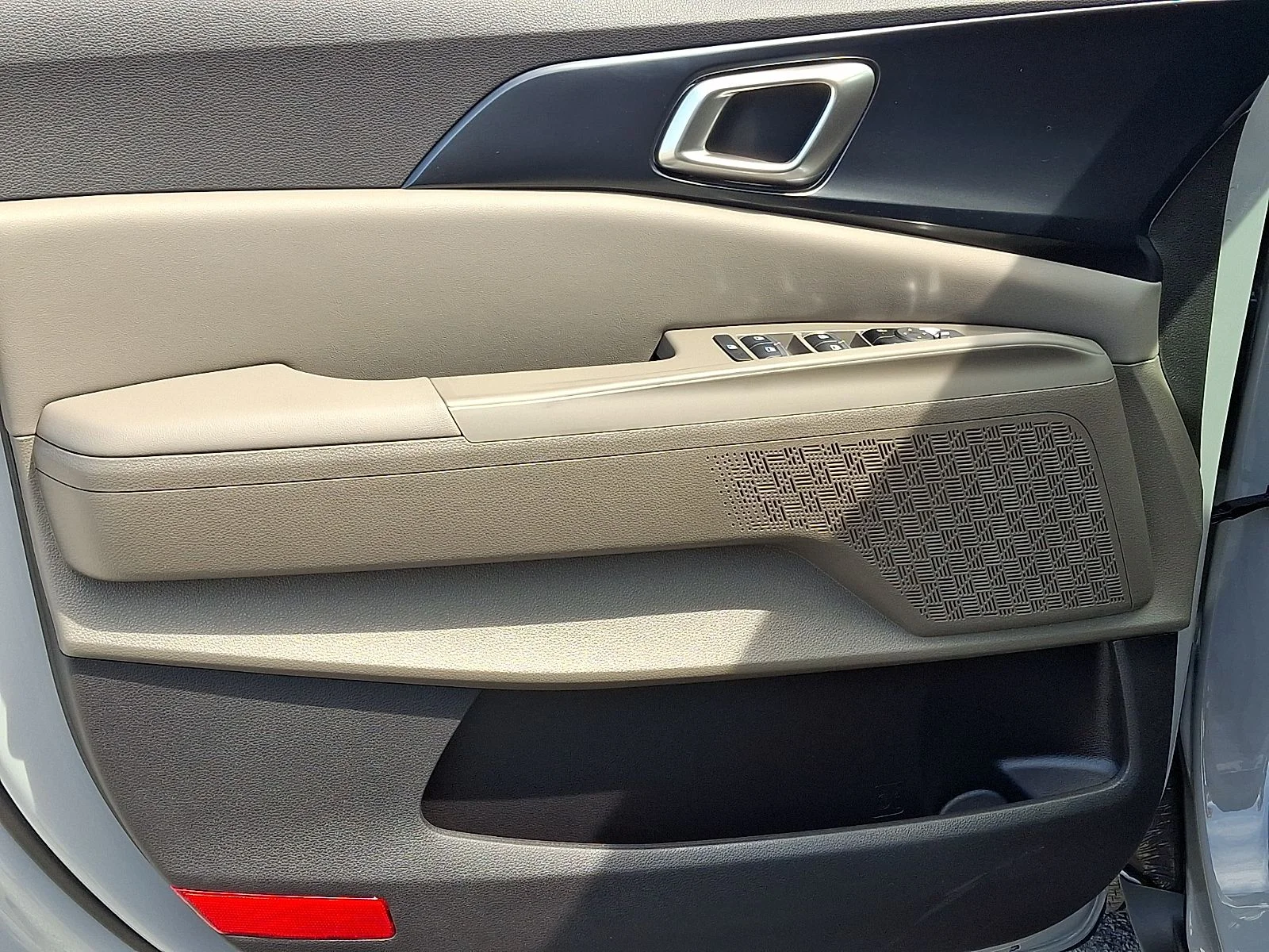 New 2027 White Kia LXS image 10