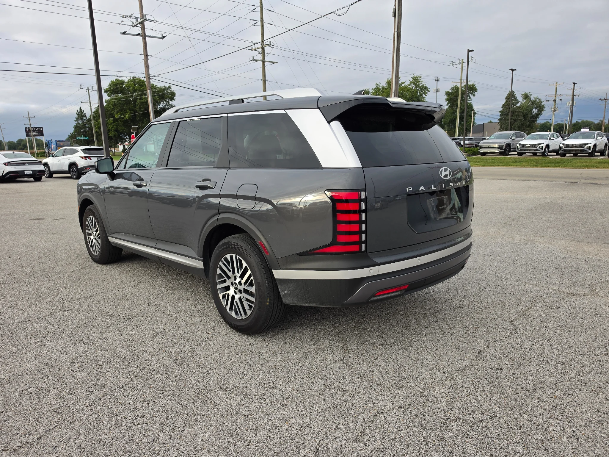 Used 2026 Ecotronic Gray Pearl Hyundai SEL 7P image 8
