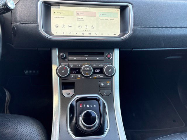 Used 2017  Land Rover SE image 14