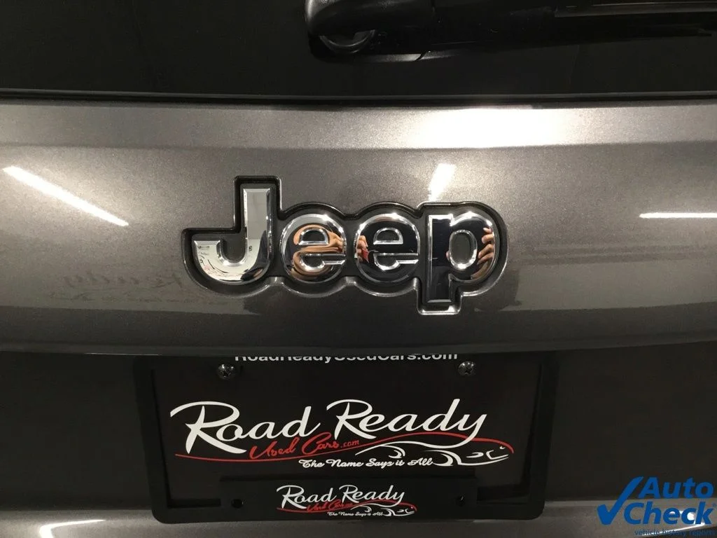 Used 2020 Gray Jeep Limited image 14