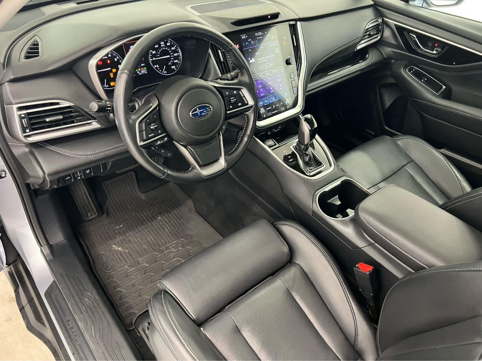 Used 2022 Ice Silver Metallic Subaru Limited image 13