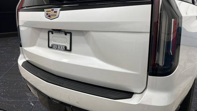 Used 2021 Crystal White Tricoat Cadillac Sport Platinum image 42