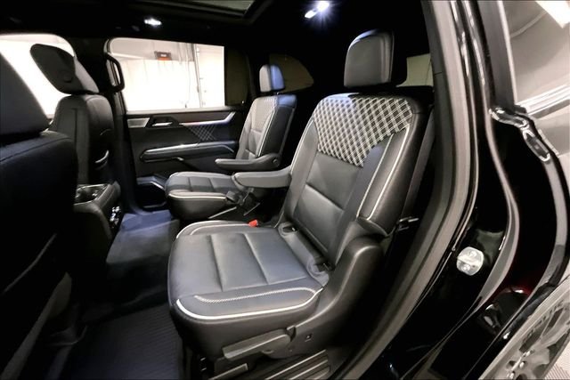 Used 2025 Ebony Twilight Metallic GMC Denali image 25