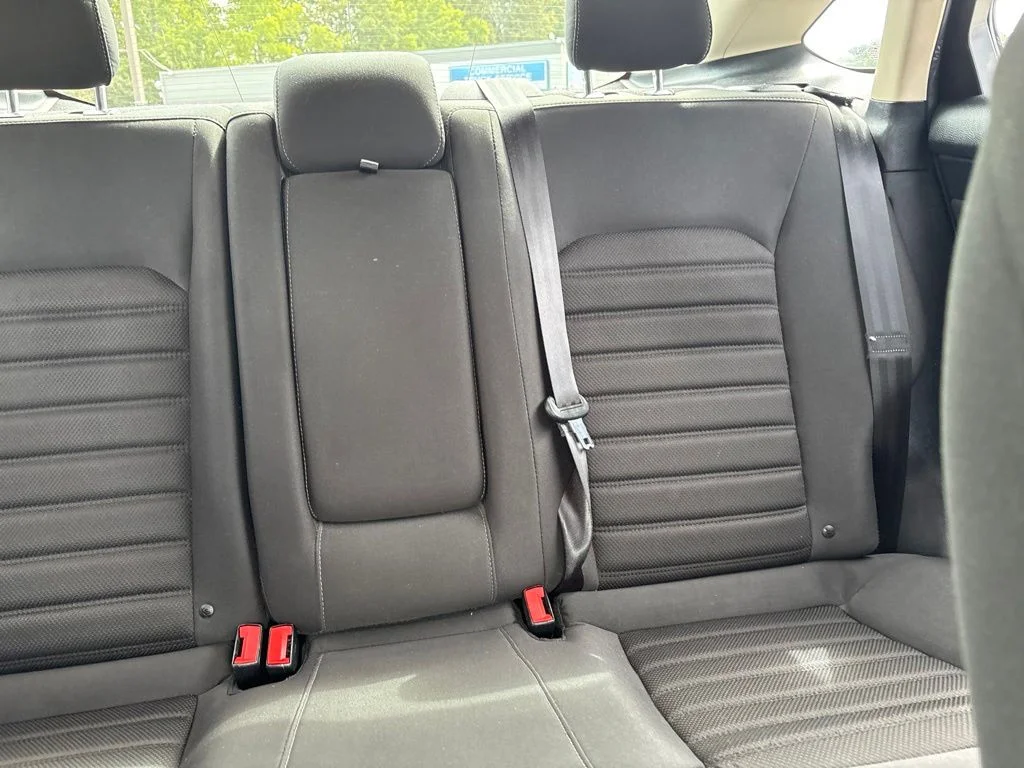 Used 2019 Silver Ford SE image 13