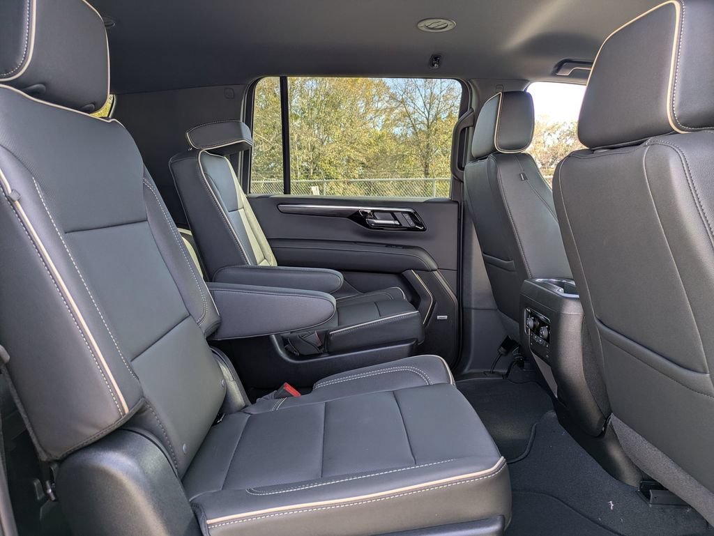 2026 Chevrolet Suburban Premier - Photo 28