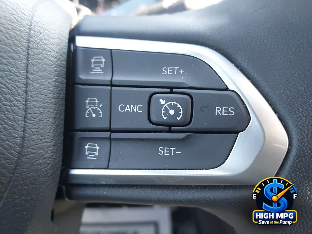 Used 2025 Silver Jeep Limited image 21