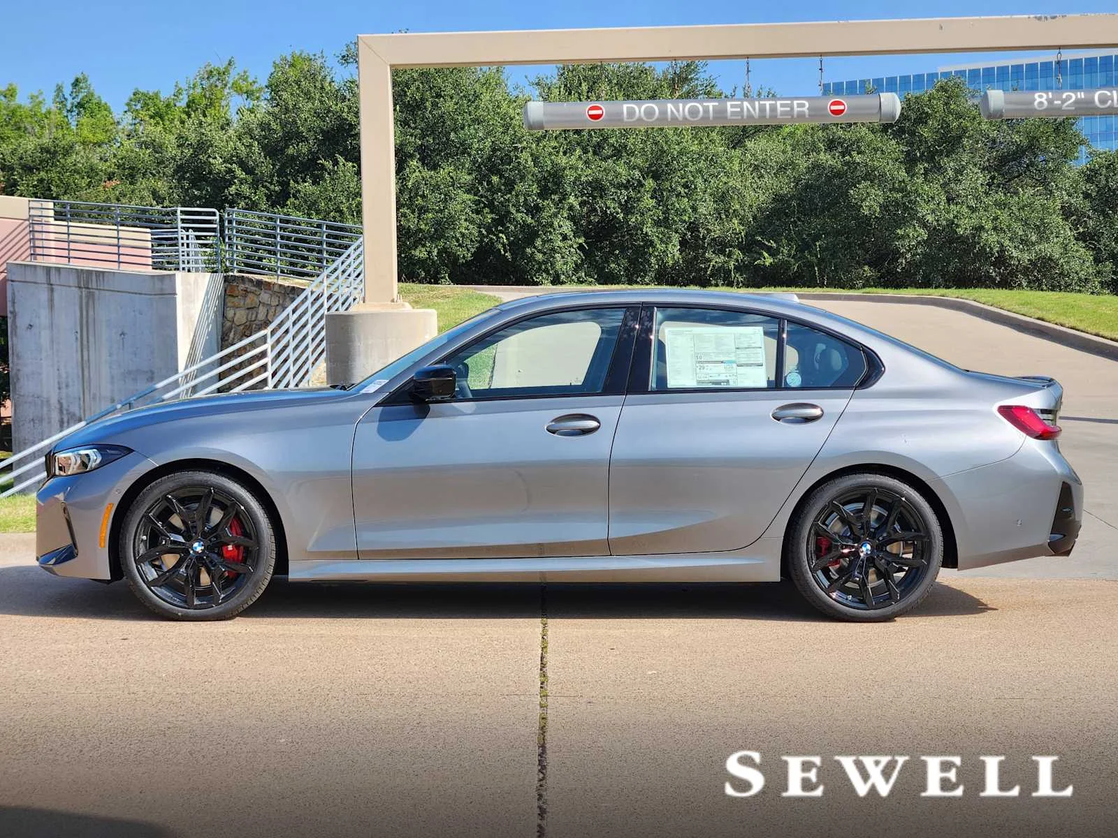 New 2026 Skyscraper Grey Metallic BMW 330i xDrive image 2
