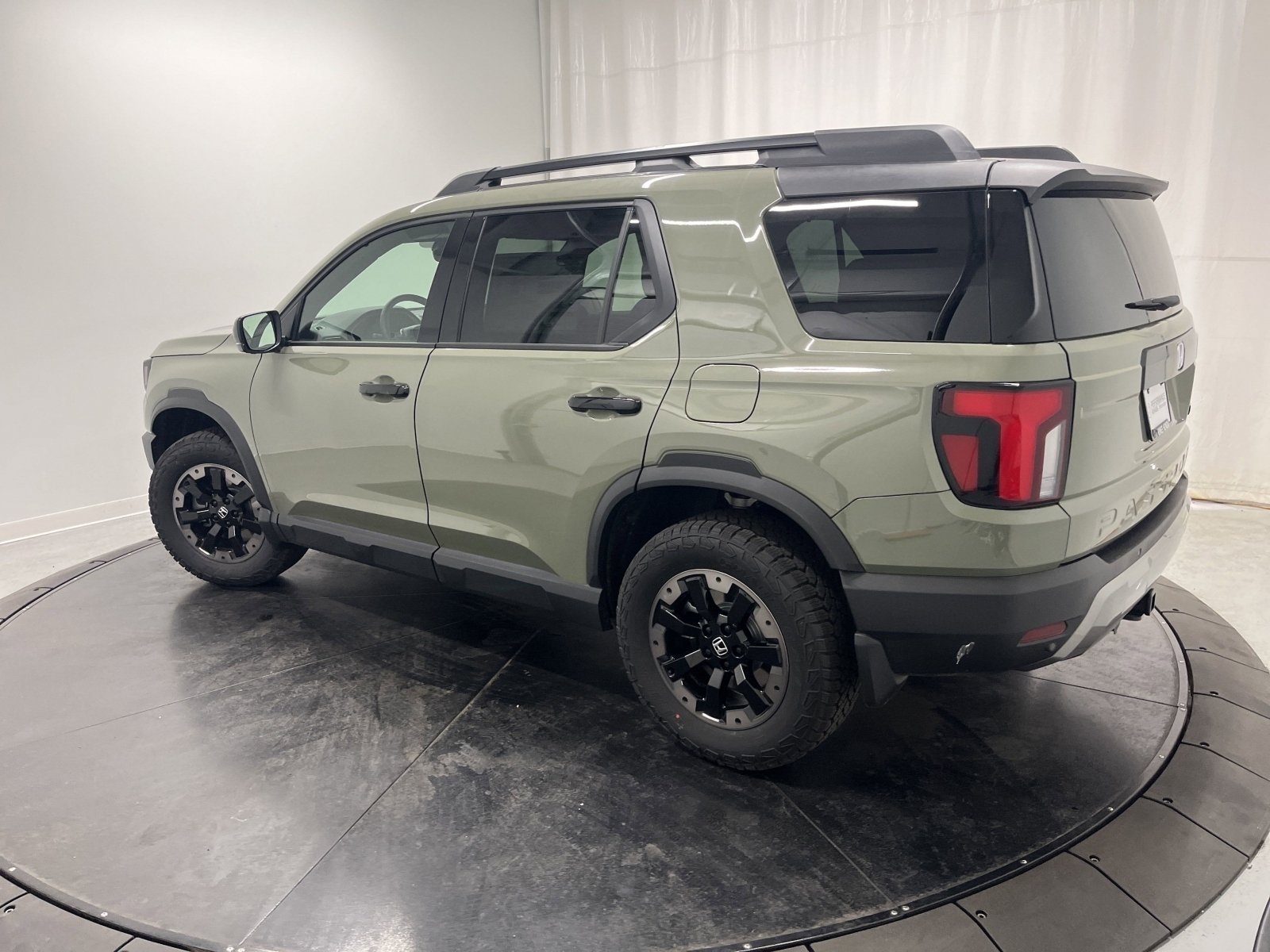 Certified Used 2026 Ash Green Metallic Honda TrailSport Elite image 5