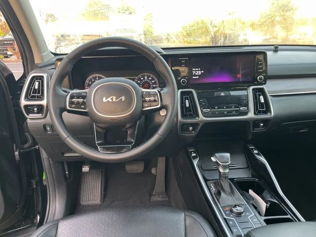 Used 2023 Black Kia X-Line S image 18