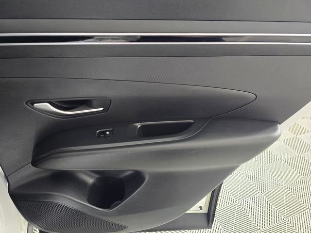 Used 2023 White Pearl Hyundai SEL image 8