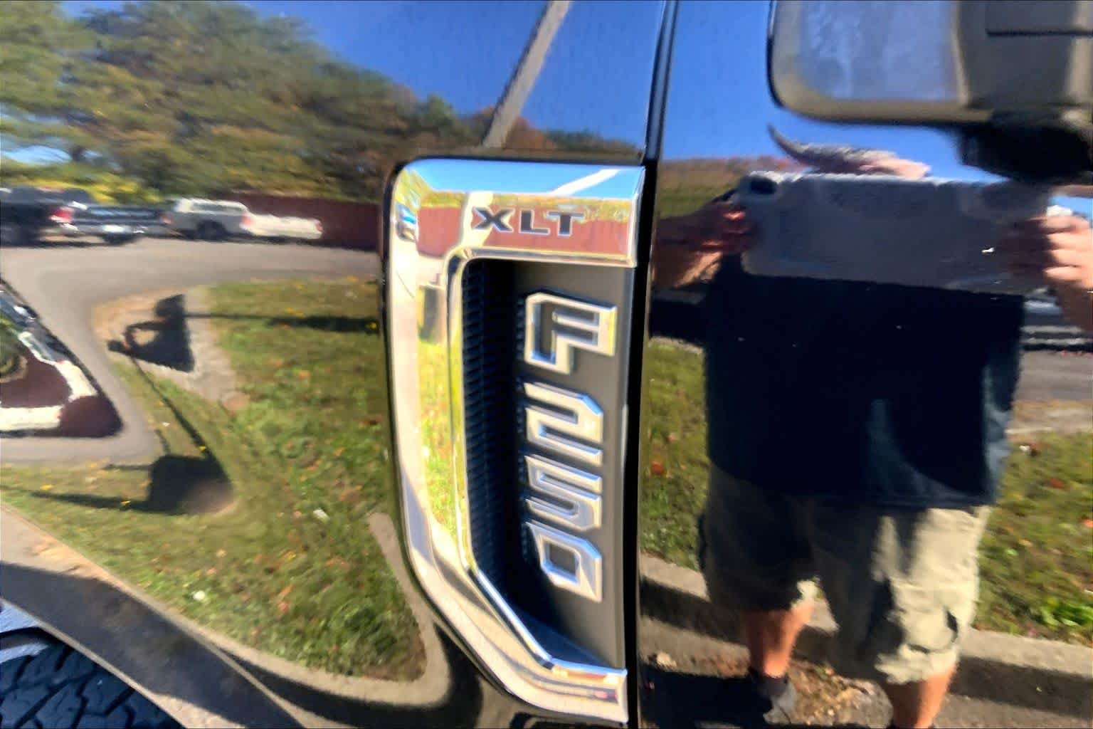 Used 2020 Agate Black Metallic Ford XLT image 10