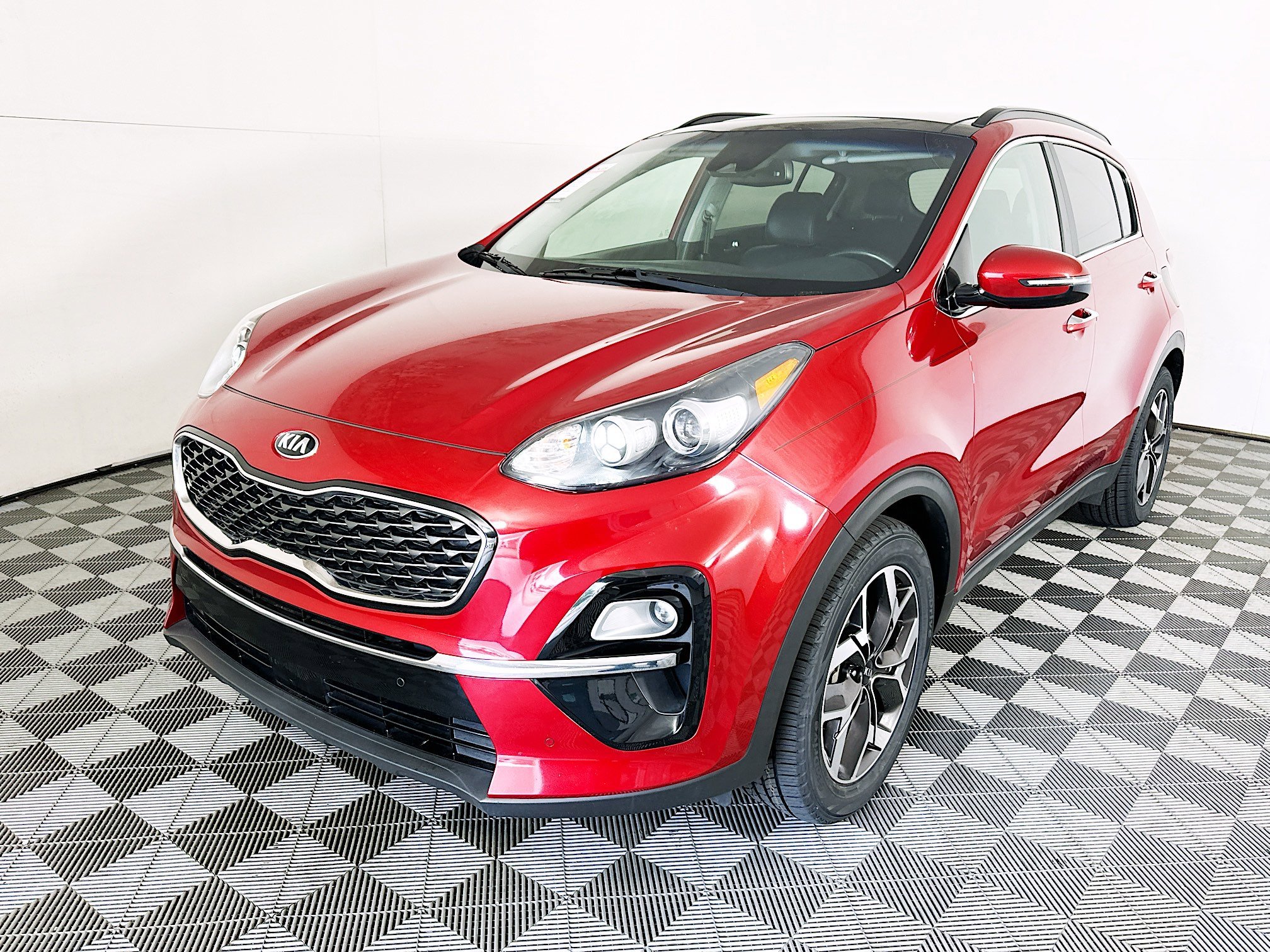 Used 2020 Hyper Red Kia EX image 7