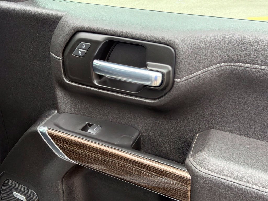 Used 2021 Gray Chevrolet RST image 17
