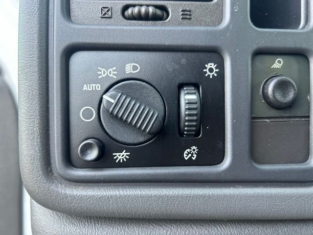 Used 2004 White Chevrolet LS image 11