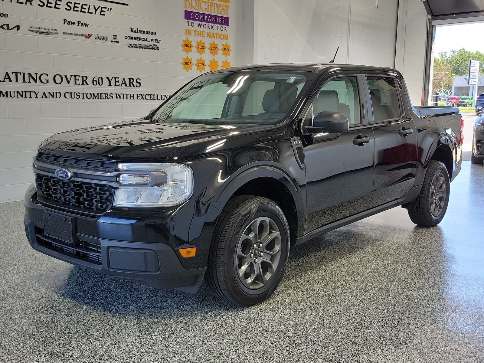 Certified Used 2022 Black Ford XLT image 4