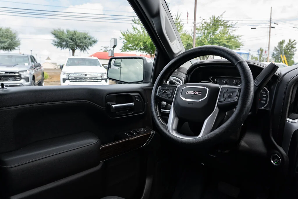 Used 2020 Quicksilver Metallic GMC SLE image 12