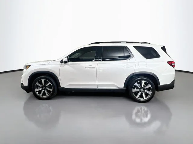 Certified Used 2025 Platinum White Pearl Honda 2WD Touring image 6