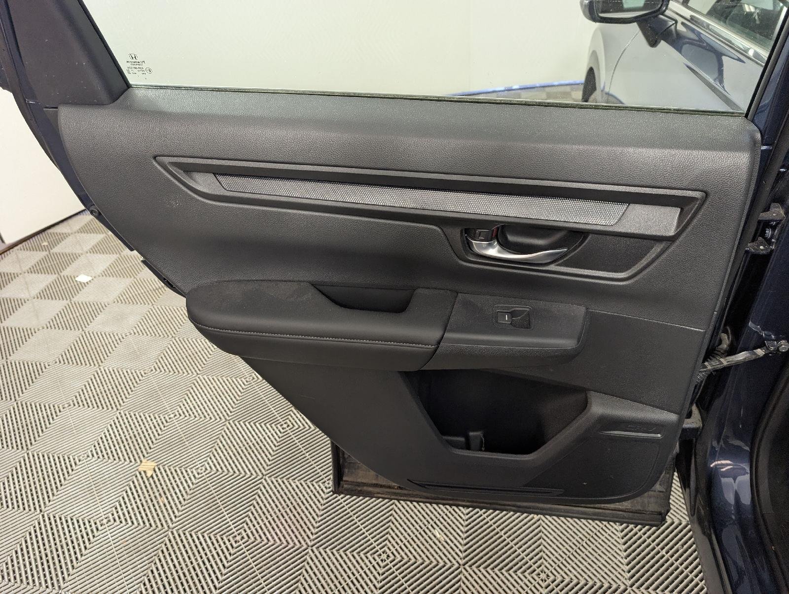 2024 Honda CR-V LX - Photo 28