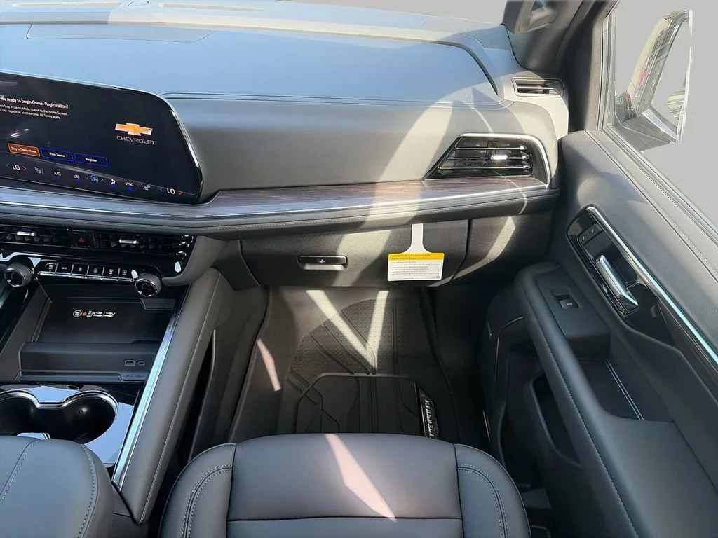 2026 Chevrolet Suburban Z71 - Photo 13